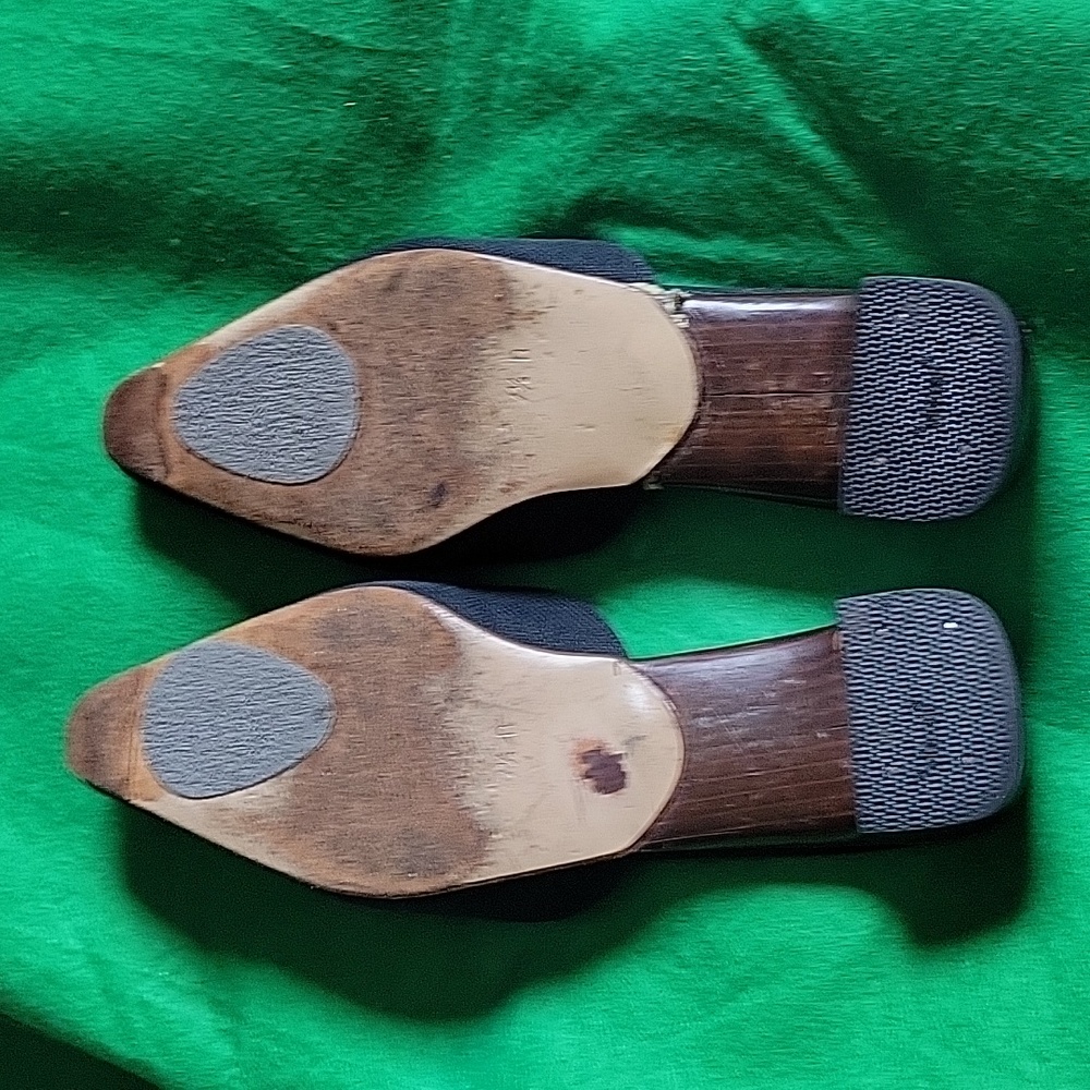 Authentic Gucci slide 👞 shoes - Picture 8 of 11